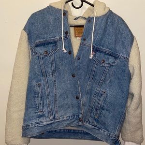 Levi’s Ex Boyfriend Sherpa Sleeve Trucker